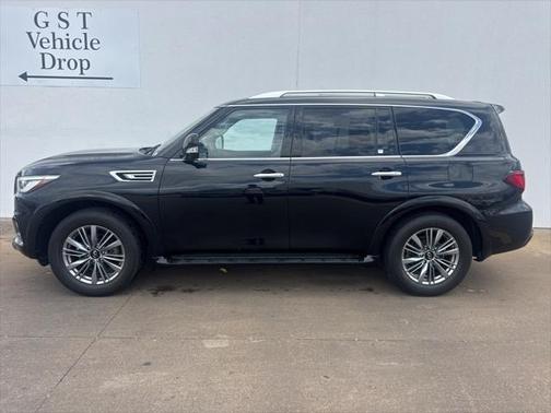 2022 INFINITI QX80 Luxe