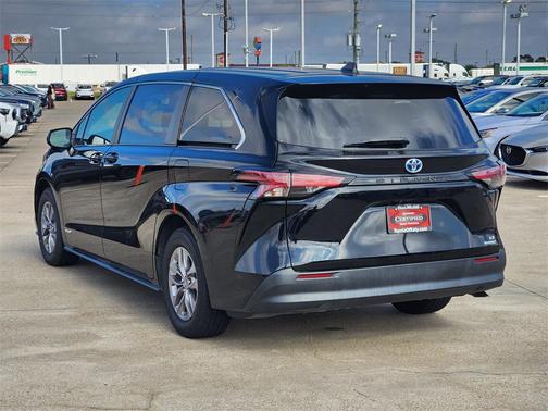 2021 Toyota Sienna LE
