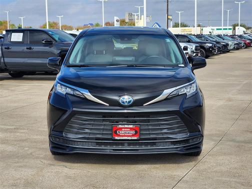 2021 Toyota Sienna LE