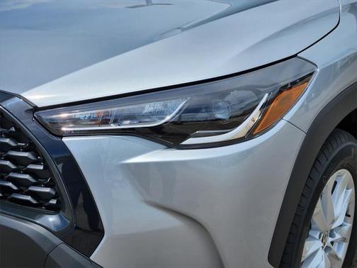 2025 Toyota Corolla Cross LE