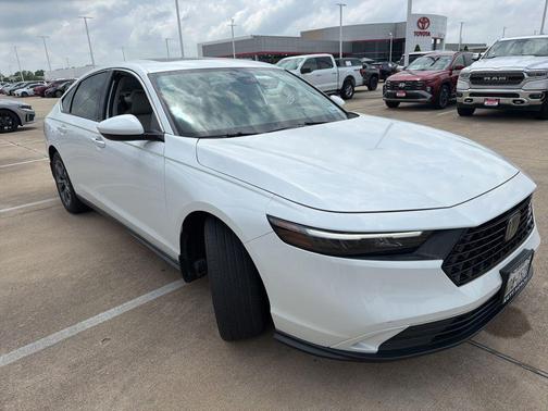 Platinum White Pearl 2023 Honda Accord EX