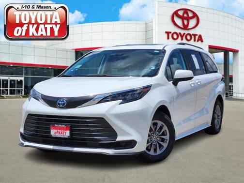 2024 Toyota Sienna LE