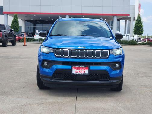 Laser Blue Pearlcoat 2022 Jeep Compass Latitude