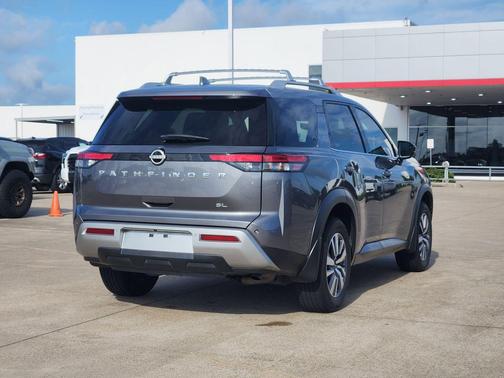Gun Metallic 2023 Nissan Pathfinder SL FWD