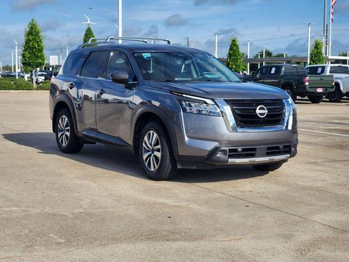 Gun Metallic 2023 Nissan Pathfinder SL FWD