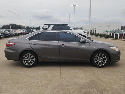 2016 Toyota Camry XLE