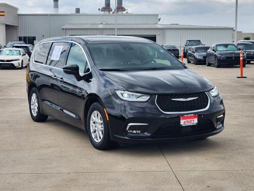 Diamond Black Crystal Pearlcoat 2025 Chrysler Pacifica L