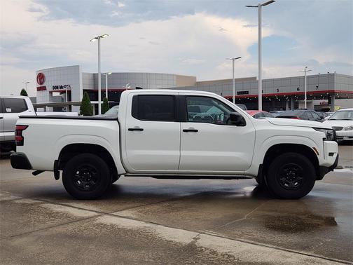 2023 Nissan Frontier S