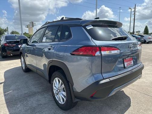 2025 Toyota Corolla Cross LE
