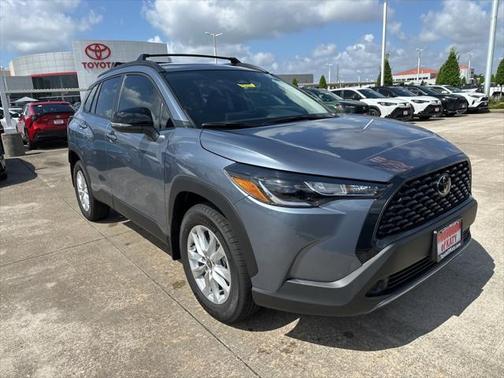 2025 Toyota Corolla Cross LE