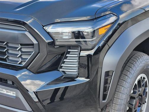 2025 Toyota Tacoma Hybrid TRD Off-Road