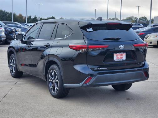2021 Toyota Highlander LE