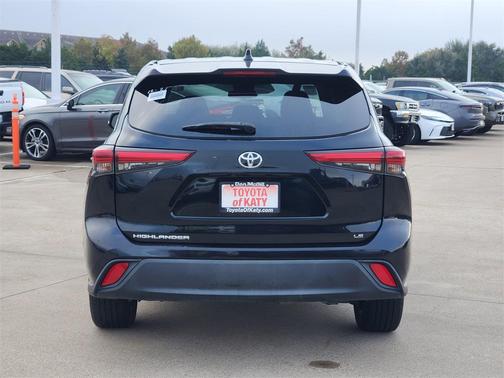 2021 Toyota Highlander LE