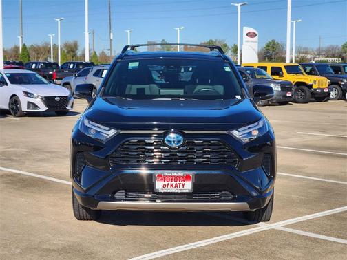 2022 Toyota RAV4 Hybrid SE