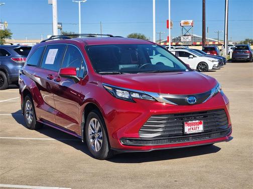 2024 Toyota Sienna LE