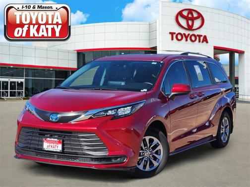 2024 Toyota Sienna LE