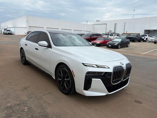 Mineral White Metallic 2023 BMW 760 i xDrive