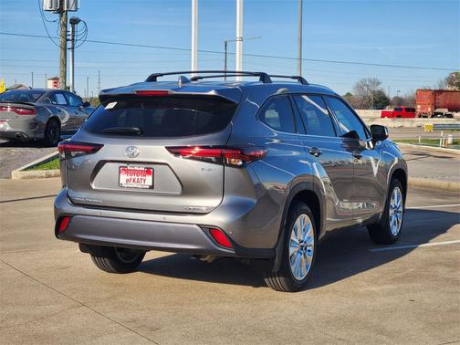 Heavy Metal 2026 Toyota Highlander Hybrid Limited