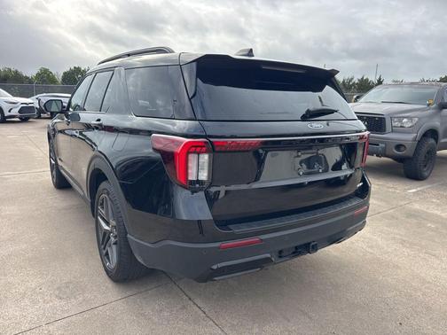 Black Metallic 2025 Ford Explorer ST-Line
