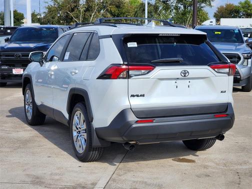 2025 Toyota RAV4 XLE Premium