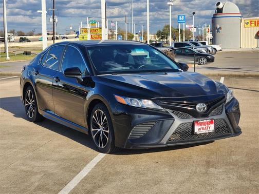 2020 Toyota Camry SE