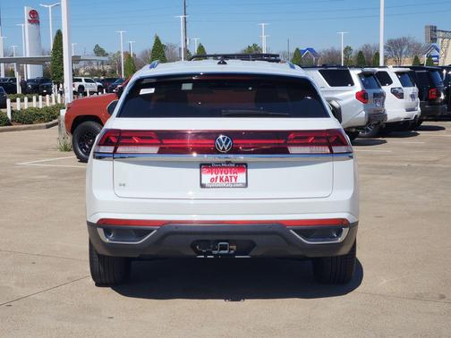 2025 Volkswagen Atlas Cross Sport 2.0T SE w/Technology