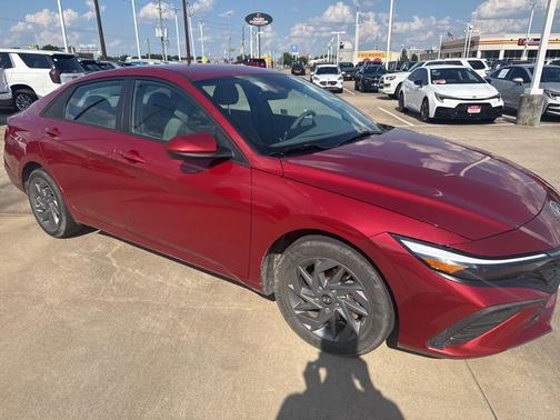 Ultimate Red 2024 Hyundai ELANTRA SEL
