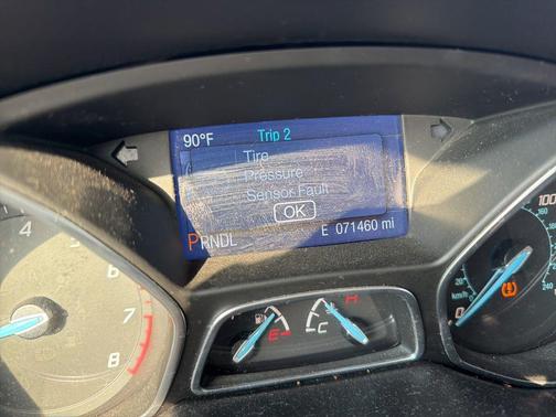 Ingot Silver 2014 Ford Focus SE