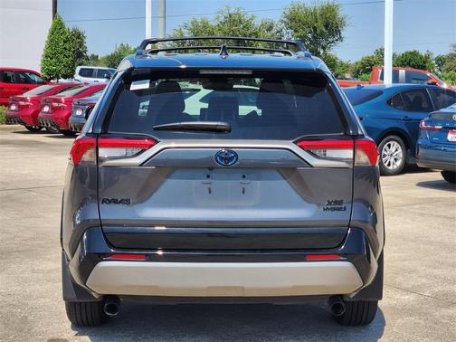 2024 Toyota RAV4 Hybrid SE