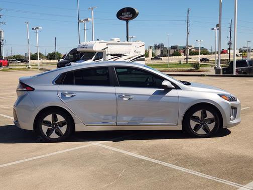 2022 Hyundai IONIQ Hybrid Limited