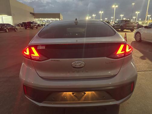 2022 Hyundai IONIQ Hybrid Limited