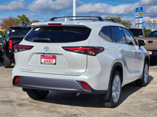 2026 Toyota Highlander Limited