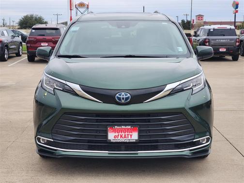 2022 Toyota Sienna XLE
