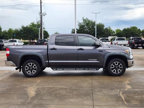 2018 Toyota Tundra SR5