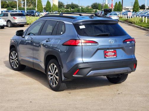 2025 Toyota Corolla Cross XLE