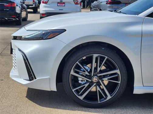 Wind Chill Pearl 2026 Toyota Camry XSE