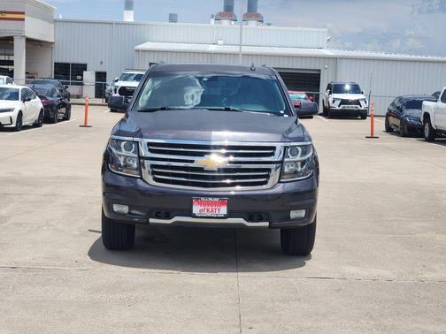 Tungsten Metallic 2017 Chevrolet Suburban LT