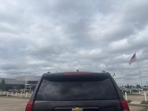 Tungsten Metallic 2017 Chevrolet Suburban LT