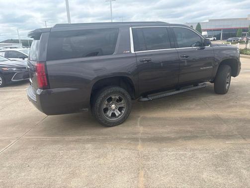 Tungsten Metallic 2017 Chevrolet Suburban LT