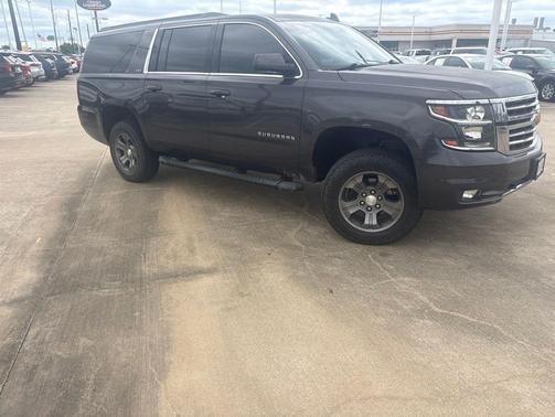 Tungsten Metallic 2017 Chevrolet Suburban LT