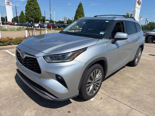 Celestial Silver Metallic 2021 Toyota Highlander Hybrid Platinum