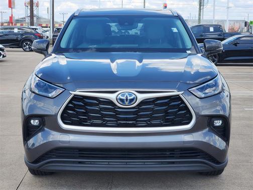2023 Toyota Highlander Hybrid Platinum