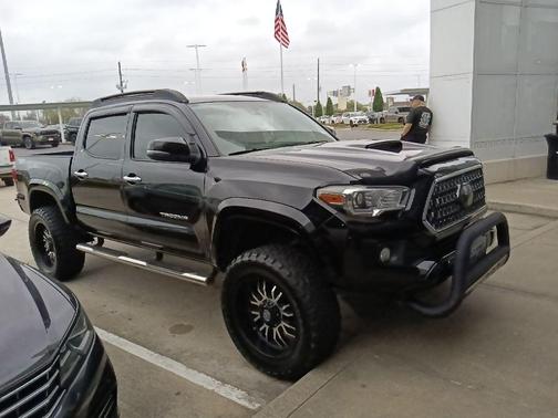 2018 Toyota Tacoma TRD Sport