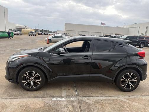 2021 Toyota C-HR LE