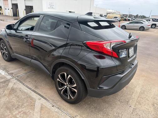 2021 Toyota C-HR LE