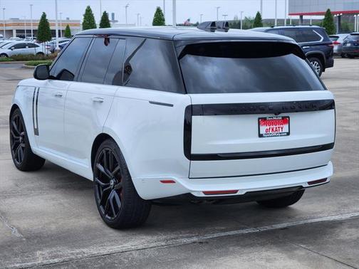 2024 Land Rover Range Rover P530 SE