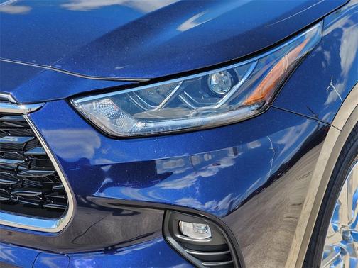 2025 Toyota Highlander Hybrid Limited