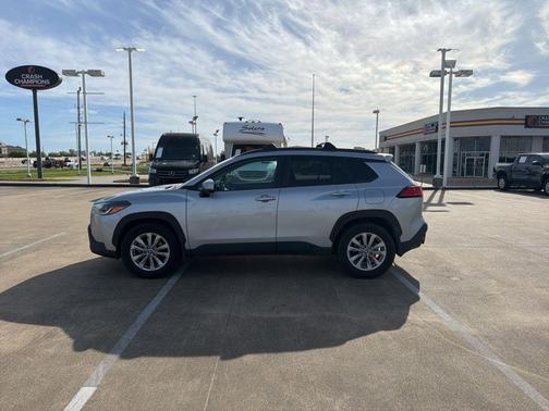 2023 Toyota Corolla Cross LE