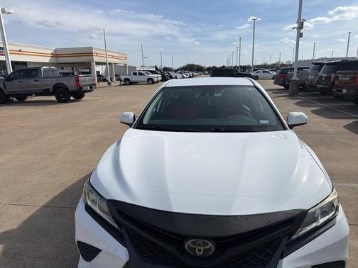 2020 Toyota Camry SE