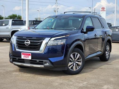 2022 Nissan Pathfinder SL 2WD